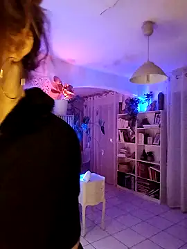 Snapshot of Luna_Kitanna chatting on November 10, 2025, 10:31 pm Luna Kitanna online show from November 10, 2025, 10:31 pm