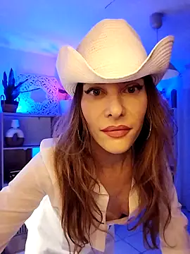 Snapshot of Luna_Kitanna chatting on November 15, 2025, 10:37 pm Luna Kitanna online show from November 15, 2025, 10:37 pm