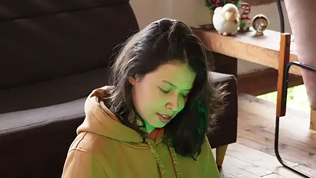 Snapshot of Kozzy_ chatting on December 28, 2024, 8:36 pm Kozzy online show from December 28, 2024, 8:36 pm