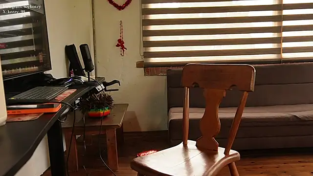 Snapshot of Kozzy_ chatting on February 15, 2025, 8:33 pm Kozzy online show from February 15, 2025, 8:33 pm