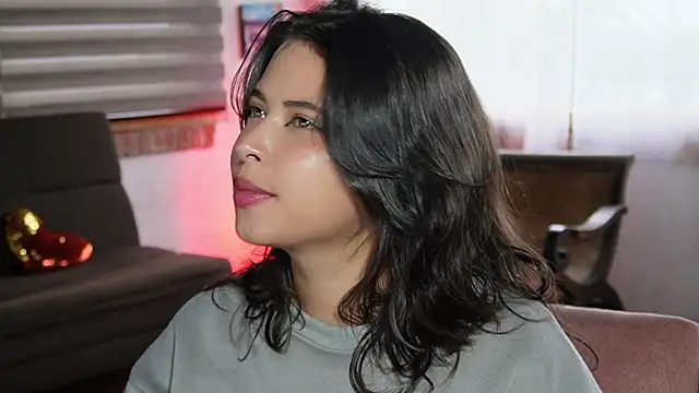 Snapshot of Kozzy_ chatting on November 12, 2025, 9:03 pm Kozzy online show from November 12, 2025, 9:03 pm