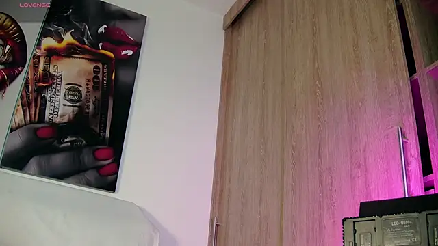 aidaadams online show from September 13, 2025, 10:15 am