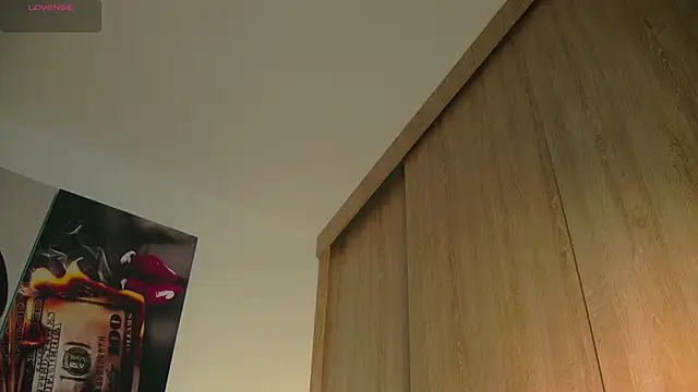 aidaadams online show from September 24, 2025, 10:51 am