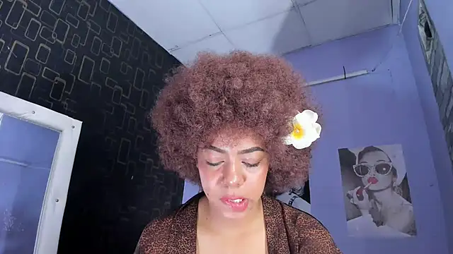 Alika01 online show from February 6, 2025, 4:36 pm