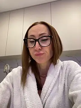 LauraDavis online show from February 22, 2026, 2:37 pm