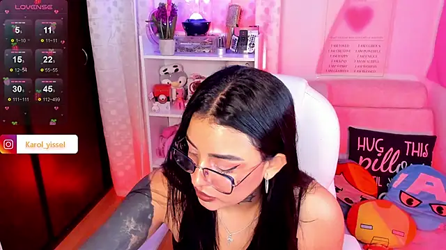 Snapshot of Hinataw33d01 chatting on December 17, 2024, 1:07 am Hinataw33d01 online show from December 17, 2024, 1:07 am