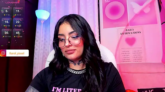 Snapshot of Hinataw33d01 chatting on December 20, 2024, 5:14 am Hinataw33d01 online show from December 20, 2024, 5:14 am