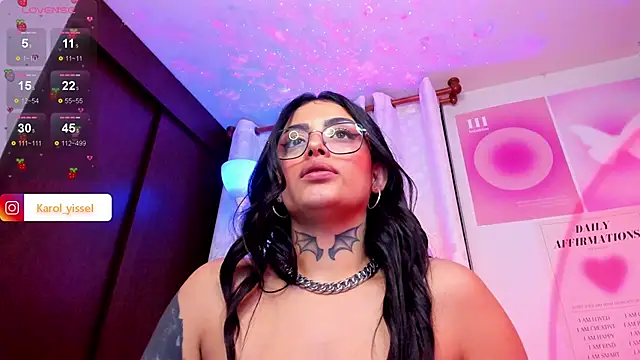 Snapshot of Hinataw33d01 chatting on December 20, 2024, 8:17 am Hinataw33d01 online show from December 20, 2024, 8:17 am