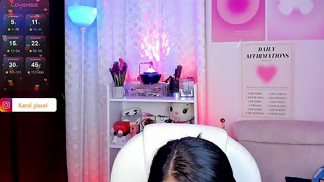 Snapshot of Hinataw33d01 chatting on December 27, 2024, 6:24 am Hinataw33d01 online show from December 27, 2024, 6:24 am