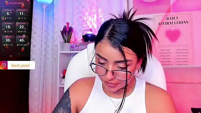 Snapshot of Hinataw33d01 chatting on December 27, 2024, 9:28 am Hinataw33d01 online show from December 27, 2024, 9:28 am