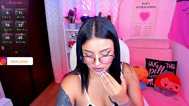 Snapshot of Hinataw33d01 chatting on January 15, 2025, 4:15 am Hinataw33d01 online show from January 15, 2025, 4:15 am