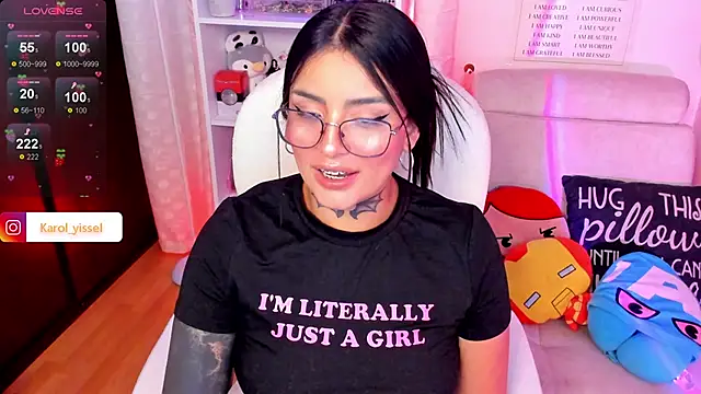 Snapshot of Hinataw33d01 chatting on February 3, 2025, 4:25 am Hinataw33d01 online show from February 3, 2025, 4:25 am