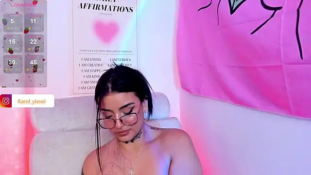 Snapshot of Hinataw33d01 chatting on February 28, 2025, 2:31 am Hinataw33d01 online show from February 28, 2025, 2:31 am