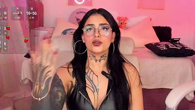 Snapshot of Hinataw33d01 chatting on September 12, 2025, 1:17 am Hinataw33d01 online show from September 12, 2025, 1:17 am