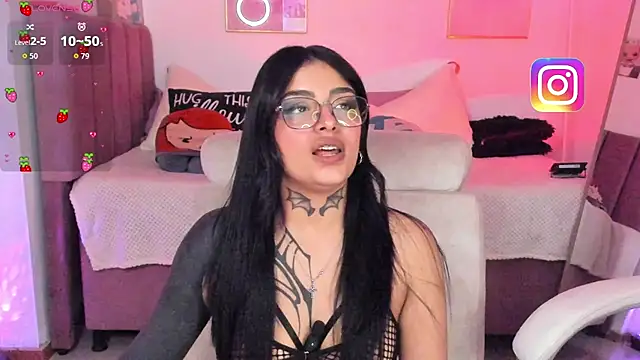 Snapshot of Hinataw33d01 chatting on November 12, 2025, 1:28 am Hinataw33d01 online show from November 12, 2025, 1:28 am