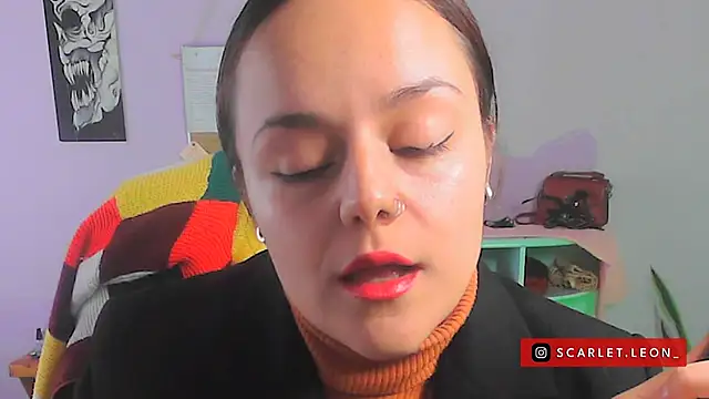 Scarletleon77 online show from January 24, 2025, 4:17 pm