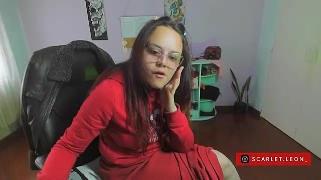 Scarletleon77 online show from January 30, 2025, 4:24 pm