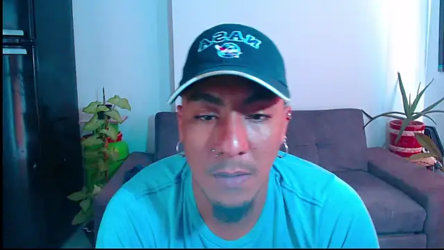 yosoy enzo2020 online show from December 11, 2024, 3:37 pm