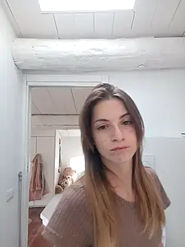 Cristina02 online show from April 16, 2026, 10:16 am