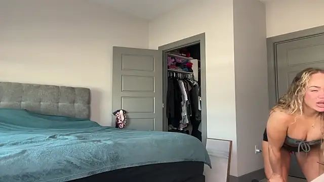 ElenaErickson online show from January 29, 2025, 8:35 pm