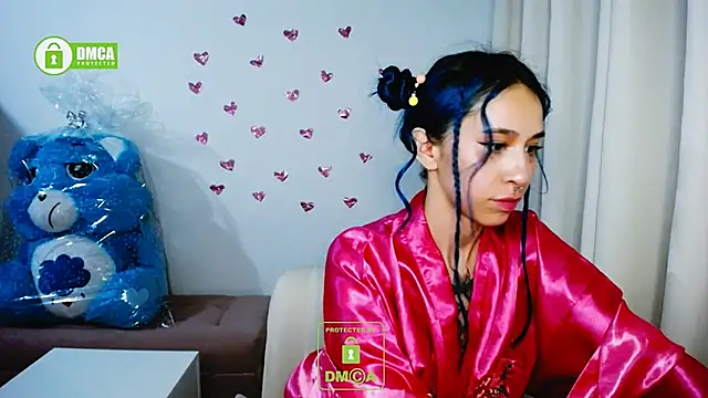 dakota senju online show from February 20, 2025, 1:46 am