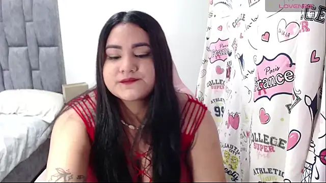 Alicelunaa online show from July 28, 2026, 3:43 pm