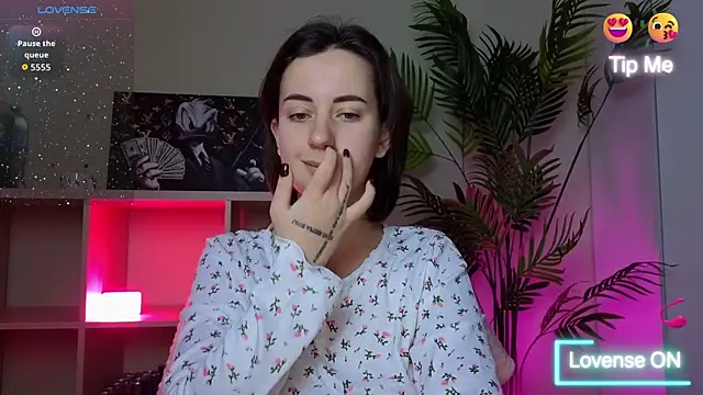 SweetieKendl online show from March 27, 2026, 10:42 pm