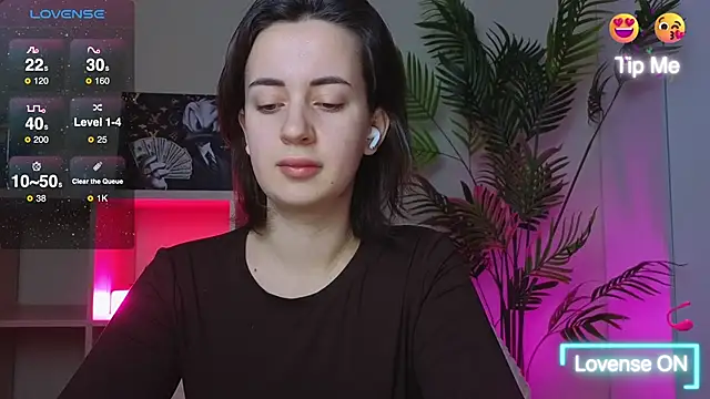 SweetieKendl online show from April 9, 2026, 4:01 pm