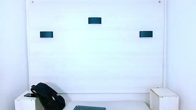 jeic 18 online show from November 14, 2025, 7:23 pm