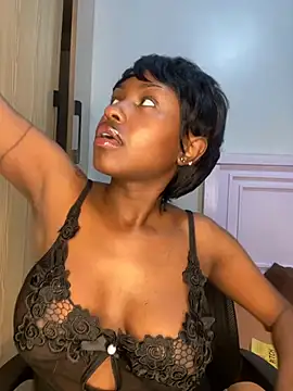 hot daily online show from February 3, 2025, 10:32 pm