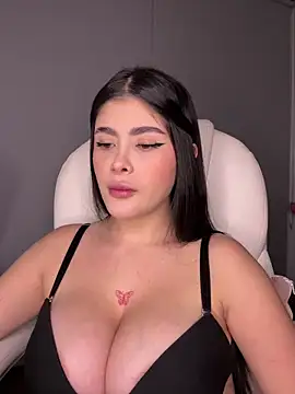 Snapshot of misslollipop04 chatting on November 15, 2025, 2:09 am misslollipop04 online show from November 15, 2025, 2:09 am