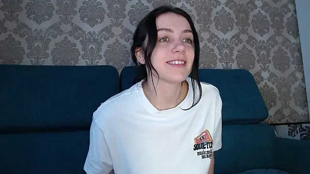 Louise Lavender online show from February 26, 2025, 4:14 am