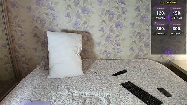 Louise Lavender online show from May 1, 2026, 3:22 am