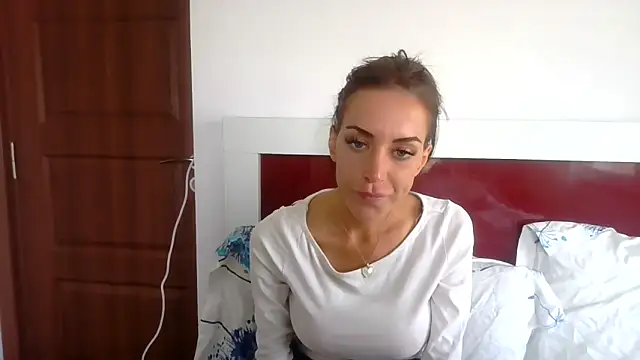 josiexcx online show from March 16, 2026, 12:31 pm