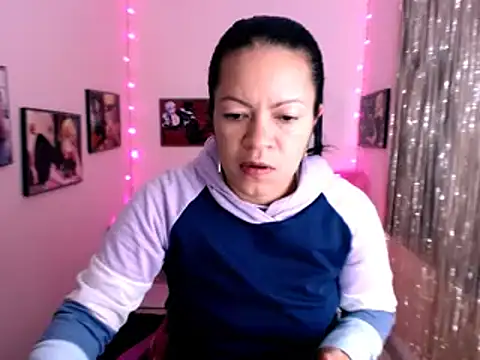 Cristal w online show from January 8, 2025, 12:37 pm