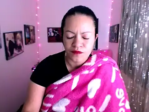 Cristal w online show from January 13, 2025, 5:33 pm