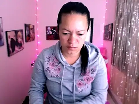 Cristal w online show from January 20, 2025, 1:11 pm