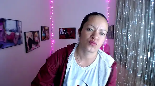 Cristal w online show from February 26, 2025, 7:05 pm