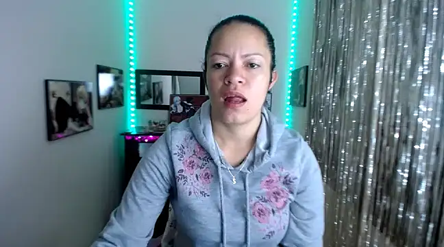 Cristal w online show from March 20, 2025, 12:22 pm