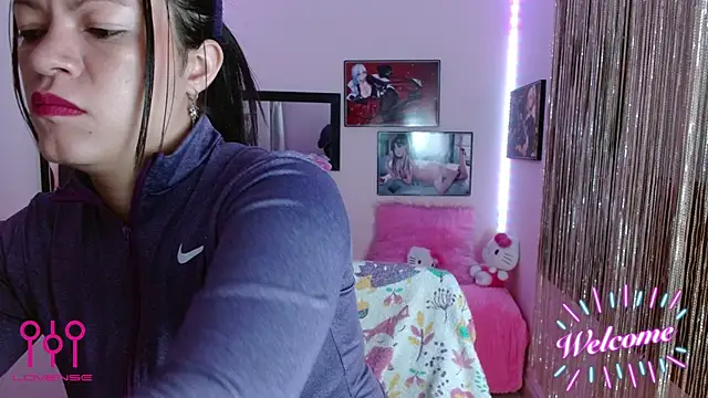 Cristal w online show from September 12, 2025, 1:00 pm