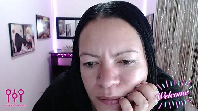 Cristal w online show from October 30, 2025, 1:12 pm