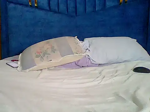 QueenMelisa online show from July 24, 2026, 4:21 am