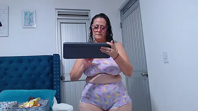 Snapshot of ClayrRosse chatting on July 1, 2026, 1:18 am ClayrRosse online show from July 1, 2026, 1:18 am