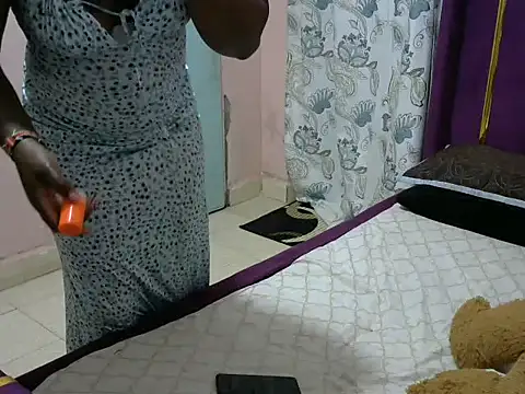 slender-qwene online show from September 20, 2025, 6:09 pm