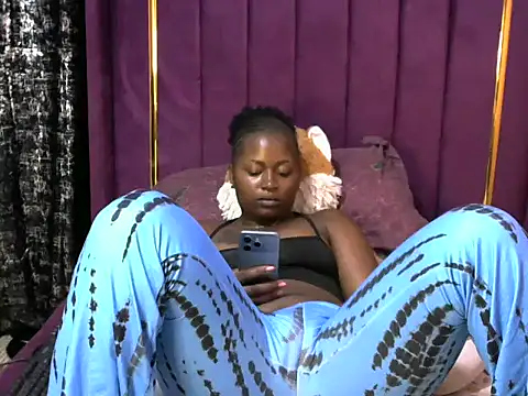 slender-qwene online show from December 4, 2025, 8:50 pm