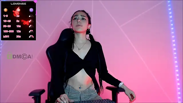 lilylouisee online show from March 5, 2025, 5:39 pm