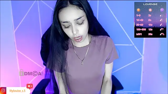Snapshot of lilylouisee chatting on June 13, 2026, 8:51 pm lilylouisee online show from June 13, 2026, 8:51 pm