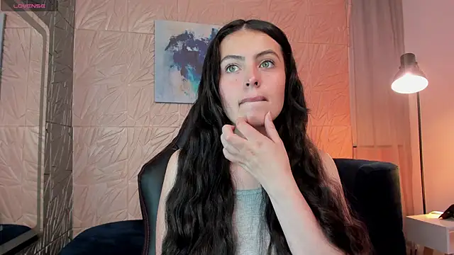 Snapshot of magic_fernanda chatting on December 6, 2024, 9:35 pm magic fernanda online show from December 6, 2024, 9:35 pm