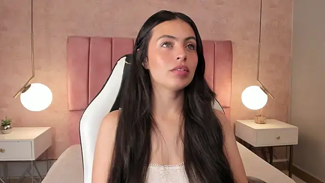 Snapshot of magic_fernanda chatting on February 28, 2025, 9:33 pm magic fernanda online show from February 28, 2025, 9:33 pm