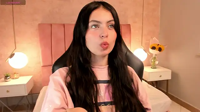 Snapshot of magic_fernanda chatting on March 19, 2025, 9:05 pm magic fernanda online show from March 19, 2025, 9:05 pm